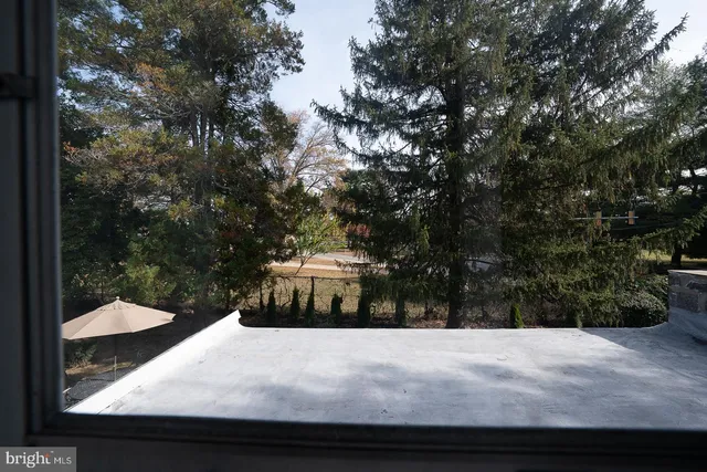 a view of a outdoor space