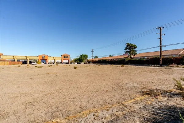 $375,000 | 15403 Bear Valley Road, Hesperia, CA 92345