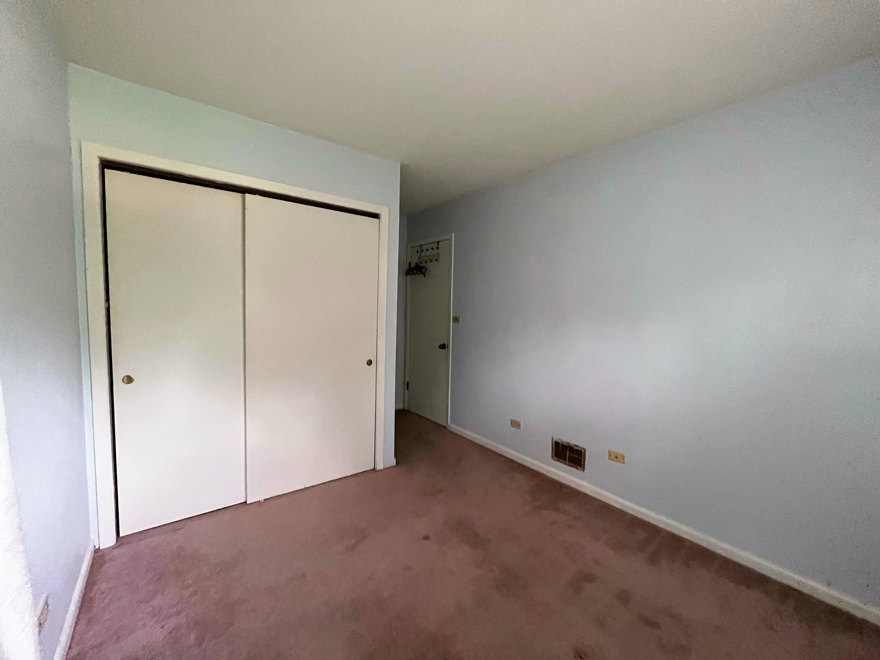 3405 North View Road Rockford, IL 61107 - Photo 17 of 33 an empty room with a door