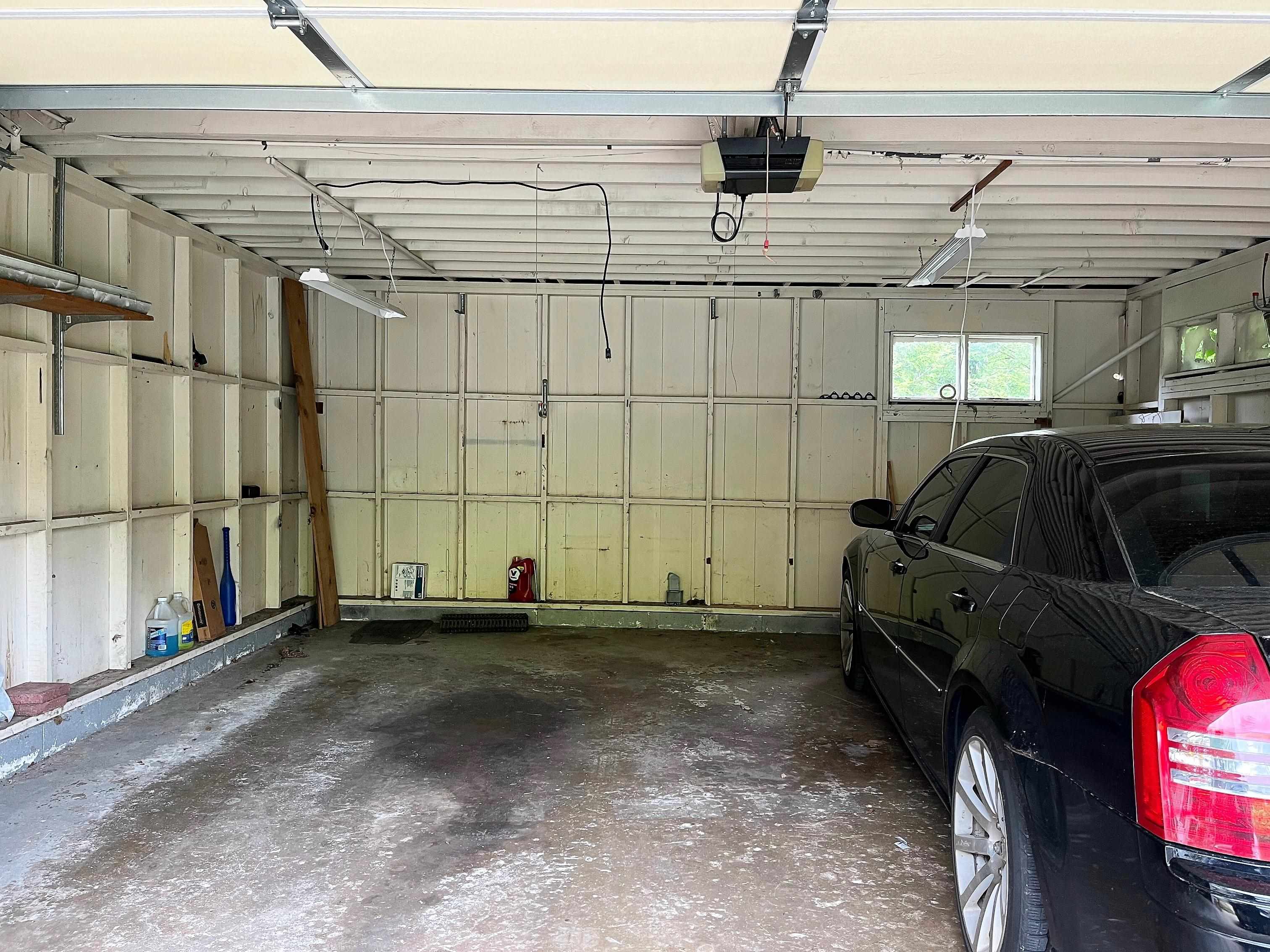 3405 North View Road Rockford, IL 61107 - Photo 29 of 33 a view of a garage