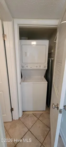 $2,300 | 709 Canal Drive, Unit 2C, Carolina Beach, NC 28428