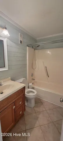 $2,300 | 709 Canal Drive, Unit 2C, Carolina Beach, NC 28428