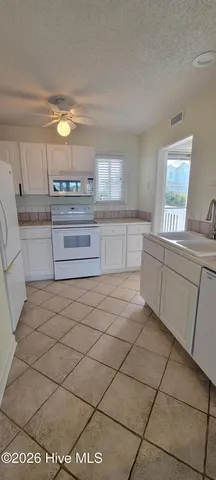 $2,300 | 709 Canal Drive, Unit 2C, Carolina Beach, NC 28428