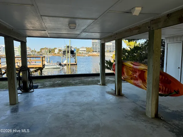 $2,300 | 709 Canal Drive, Unit 2C, Carolina Beach, NC 28428