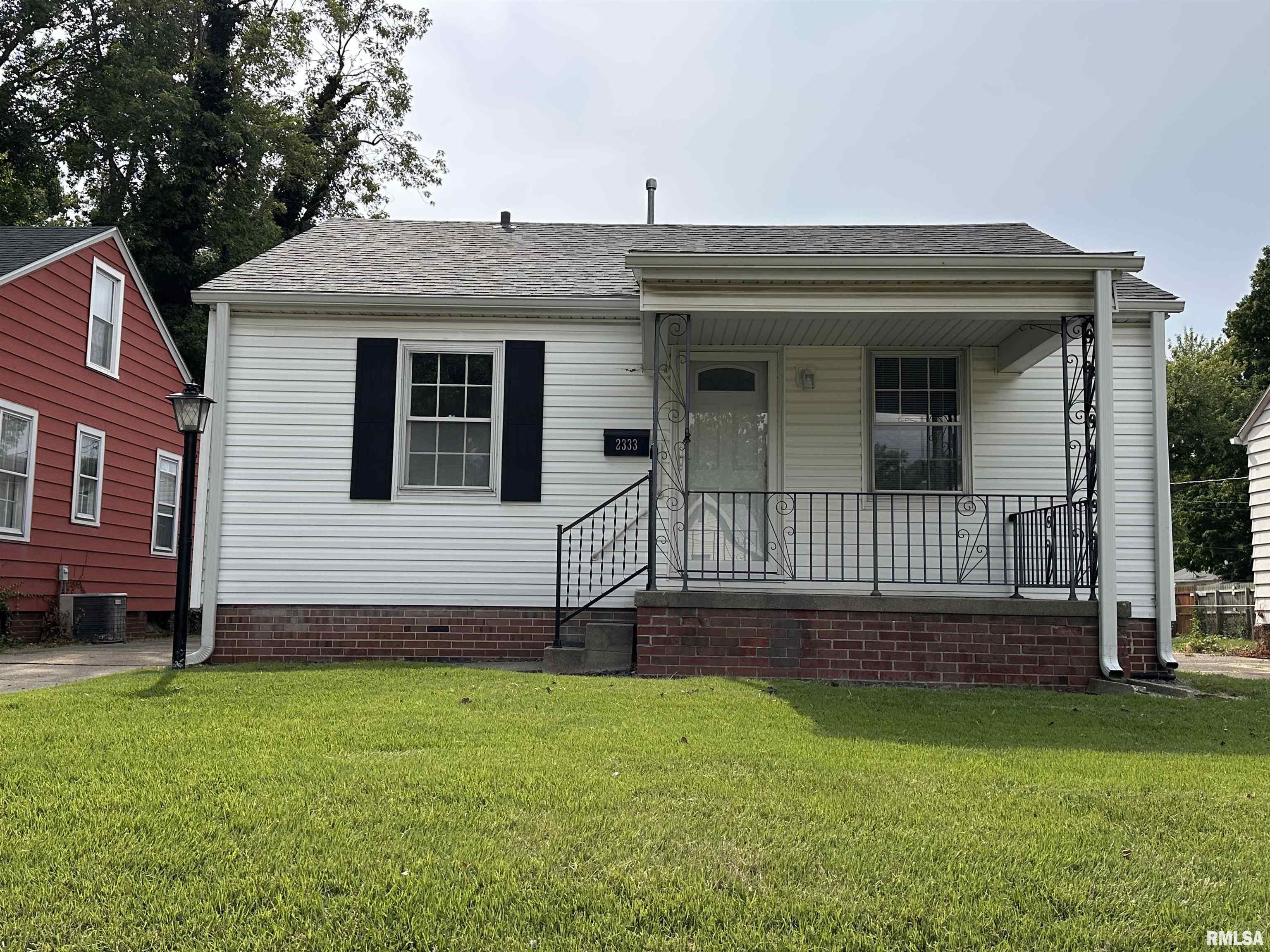 2333 South 8th Street Springfield, IL 62703 - Photo 1 of 30