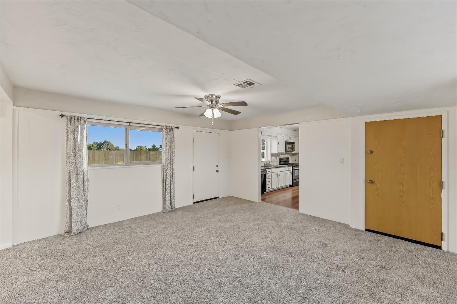 4730 East Richert Avenue Fresno, CA 93726 - Photo 15 of 26