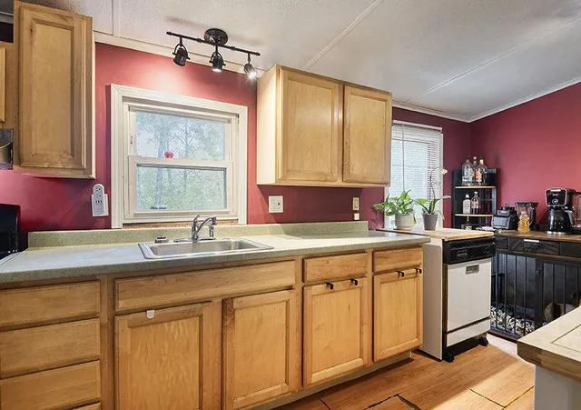 $239,500 | 49 Scotland Road, Winchester, NH 03470