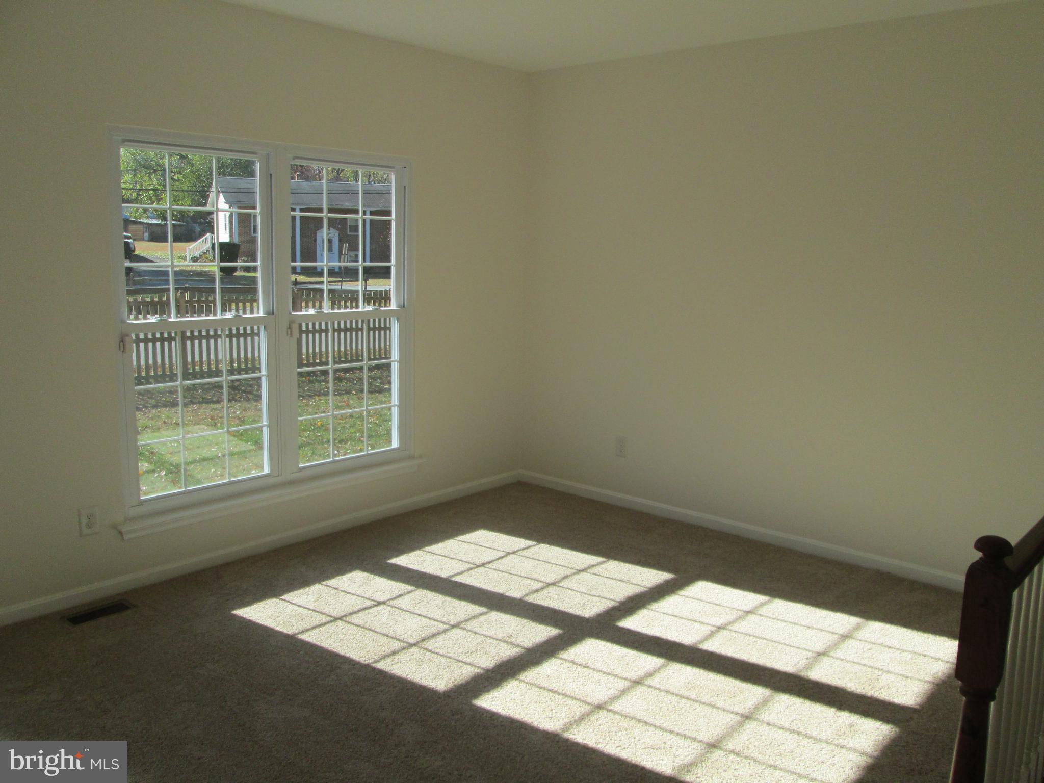 10 Waterford Road Pasadena, MD 21122 - Photo 5 of 57 Living Room view 1