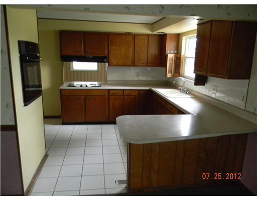 2170 Fairfield Park Springfield, OH 45502 - Photo 3 of 5