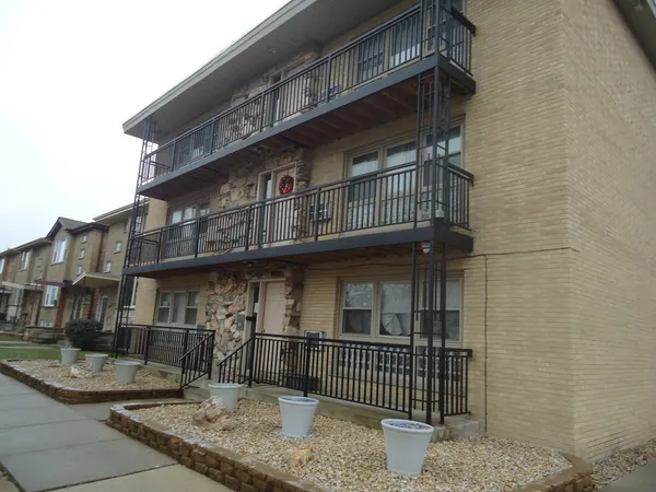 $1,150 | 2309 West 119th Street, Unit 6, Blue Island, IL 60406
