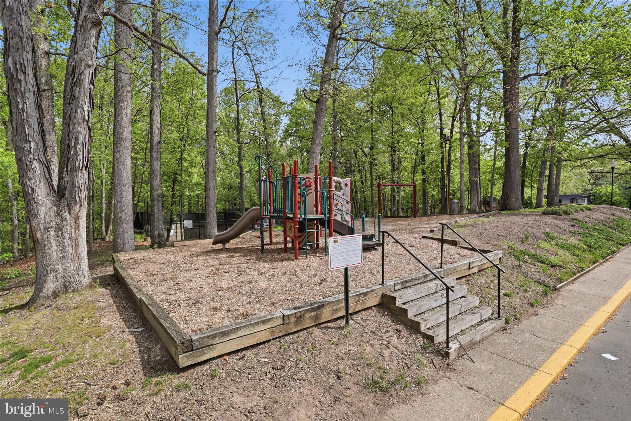 8114 G Colony Point Road, Unit 241 Springfield, VA 22152 - Photo 19 of 29