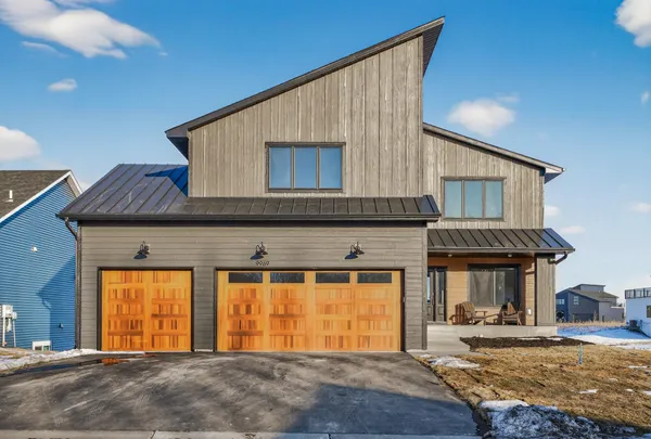 $665,000 | 9969 14th Circle Northeast, St. Michael, MN 55376