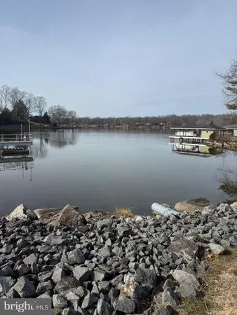 $395,000 | 2367 North Lakeshore Drive, Louisa, VA 23093