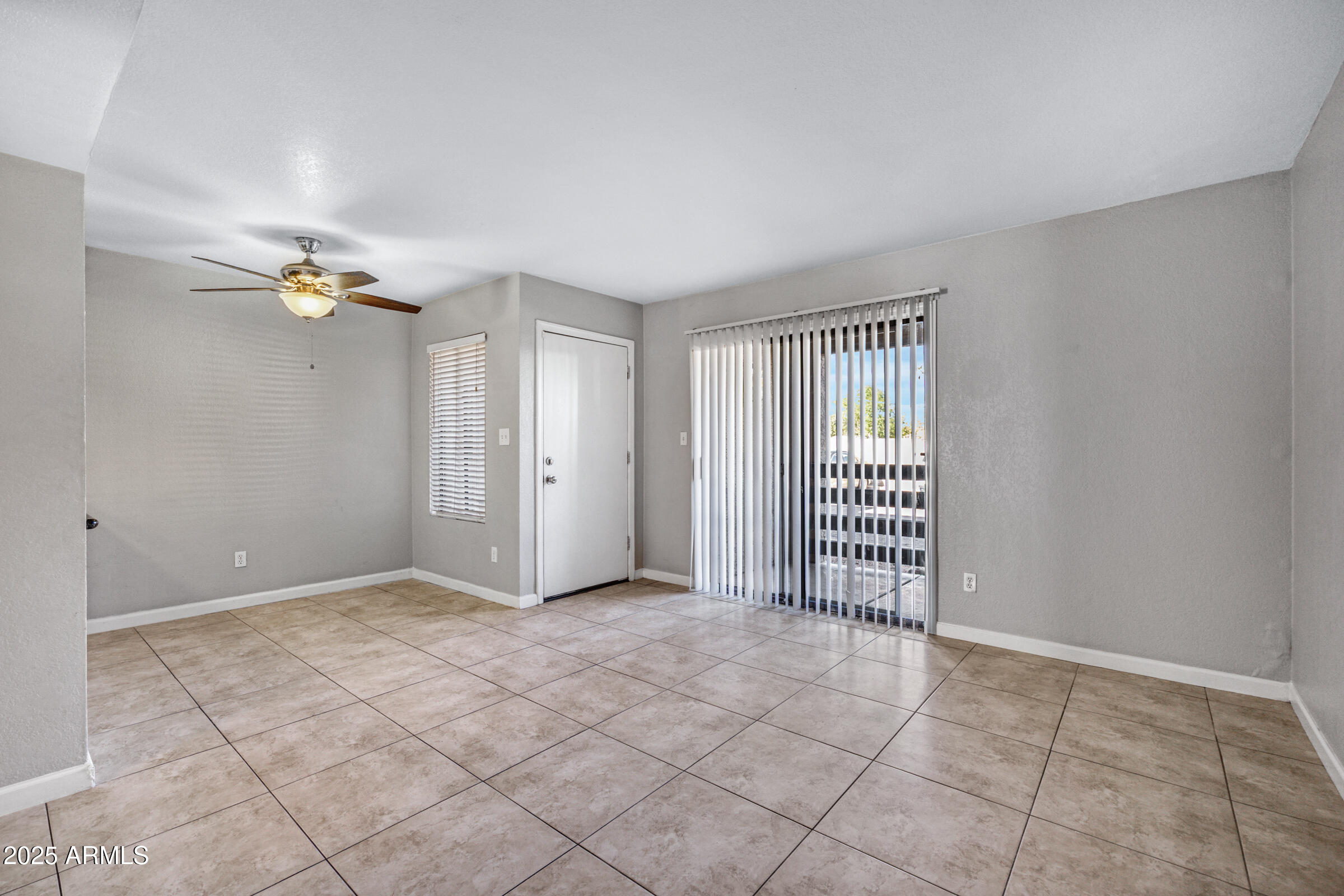 1241 North 48th Street, Unit 102 Phoenix, AZ 85008 - Photo 3 of 12 1241 N 48th St #102-3