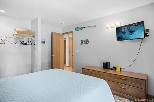 $235,000 | 37 Lone Oak Court, Unit 37, Sunrise Beach, MO 65079