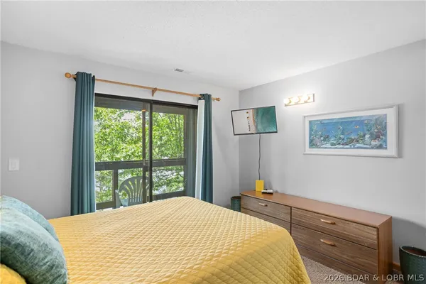 $235,000 | 37 Lone Oak Court, Unit 37, Sunrise Beach, MO 65079