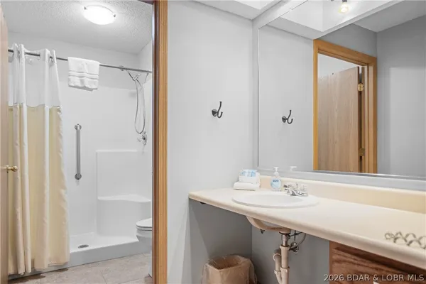 $235,000 | 37 Lone Oak Court, Unit 37, Sunrise Beach, MO 65079