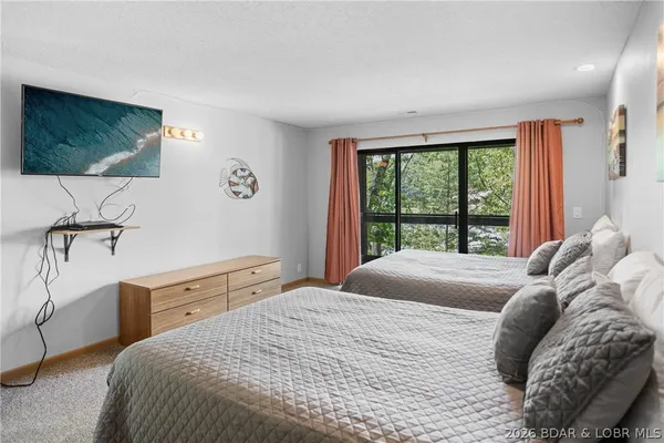 $235,000 | 37 Lone Oak Court, Unit 37, Sunrise Beach, MO 65079