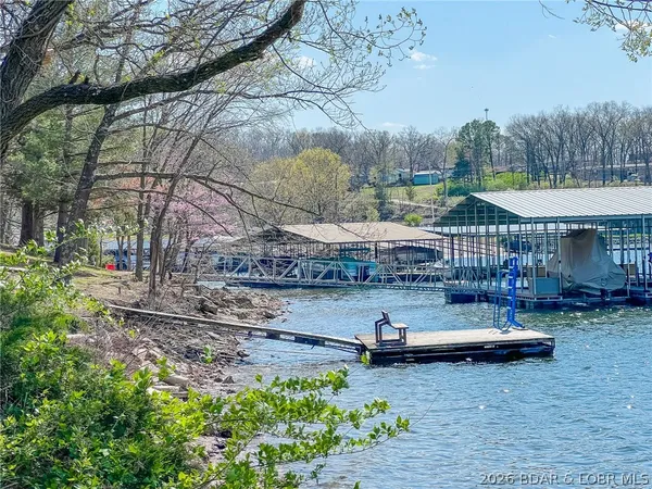 $235,000 | 37 Lone Oak Court, Unit 37, Sunrise Beach, MO 65079