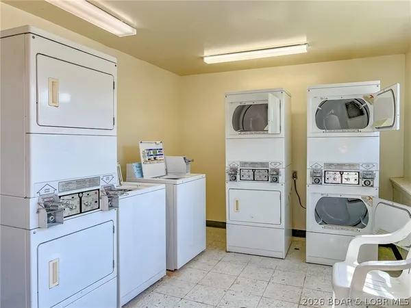 $235,000 | 37 Lone Oak Court, Unit 37, Sunrise Beach, MO 65079