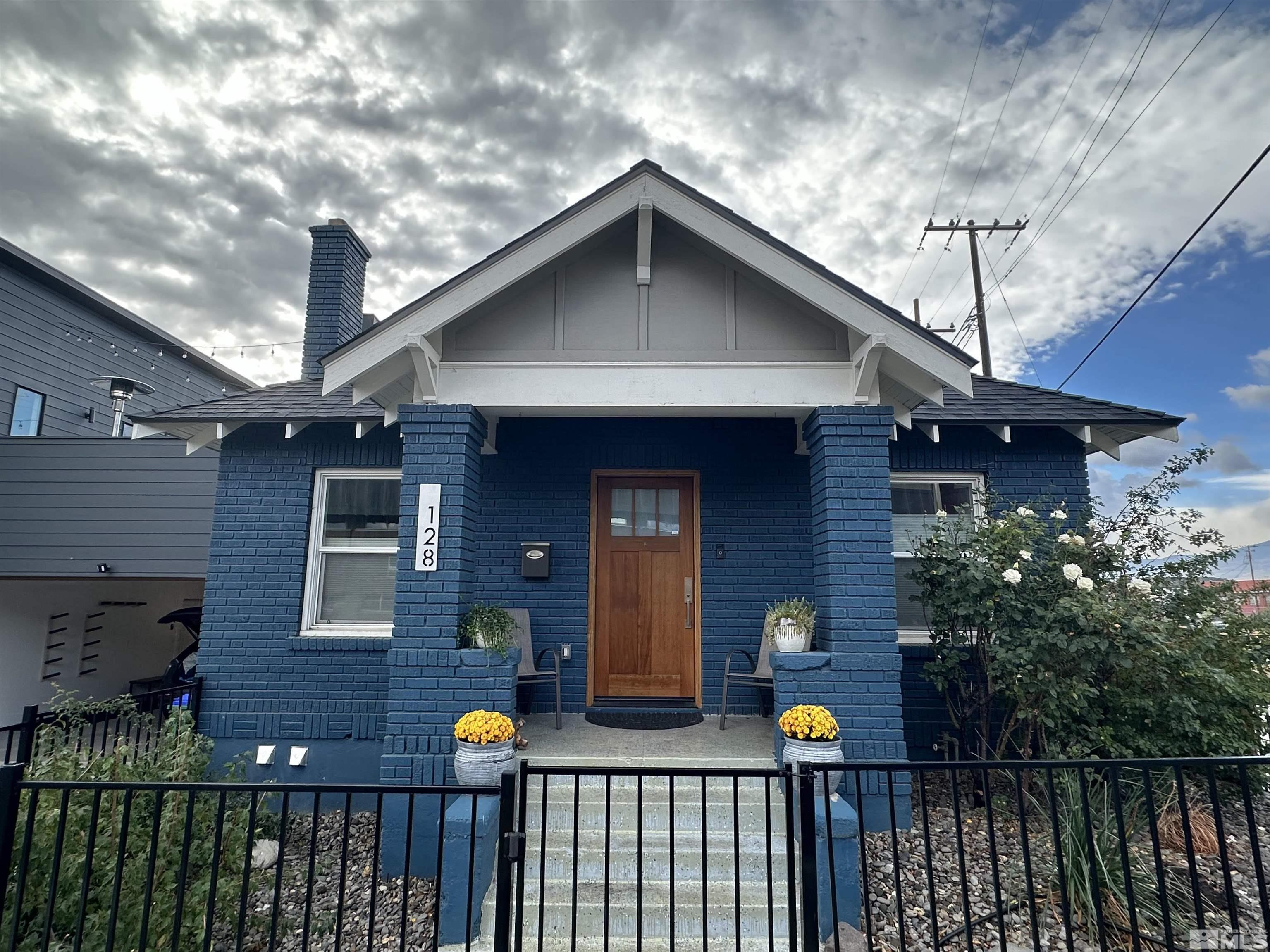 a front view of house with yard