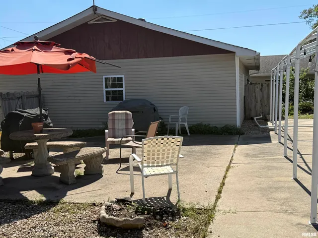 $164,000 | 204 West Gelston Street, Valier, IL 62891