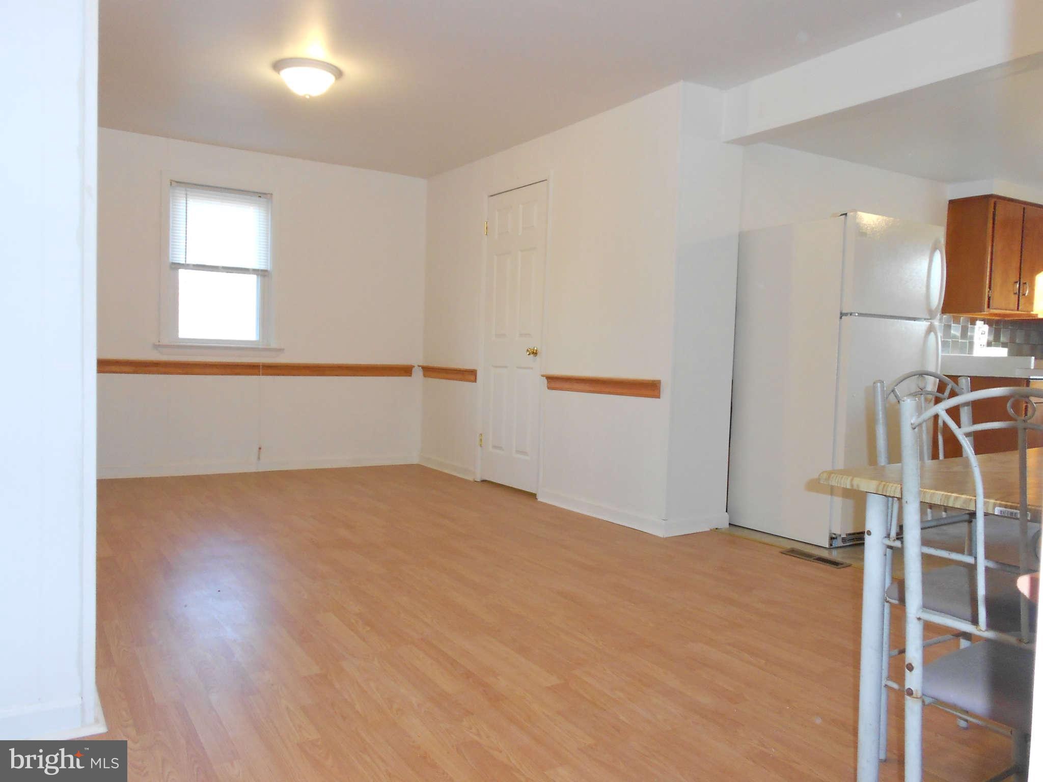 14639 Clear Spring Road Williamsport, MD 21795 - Photo 15 of 30 Living Room