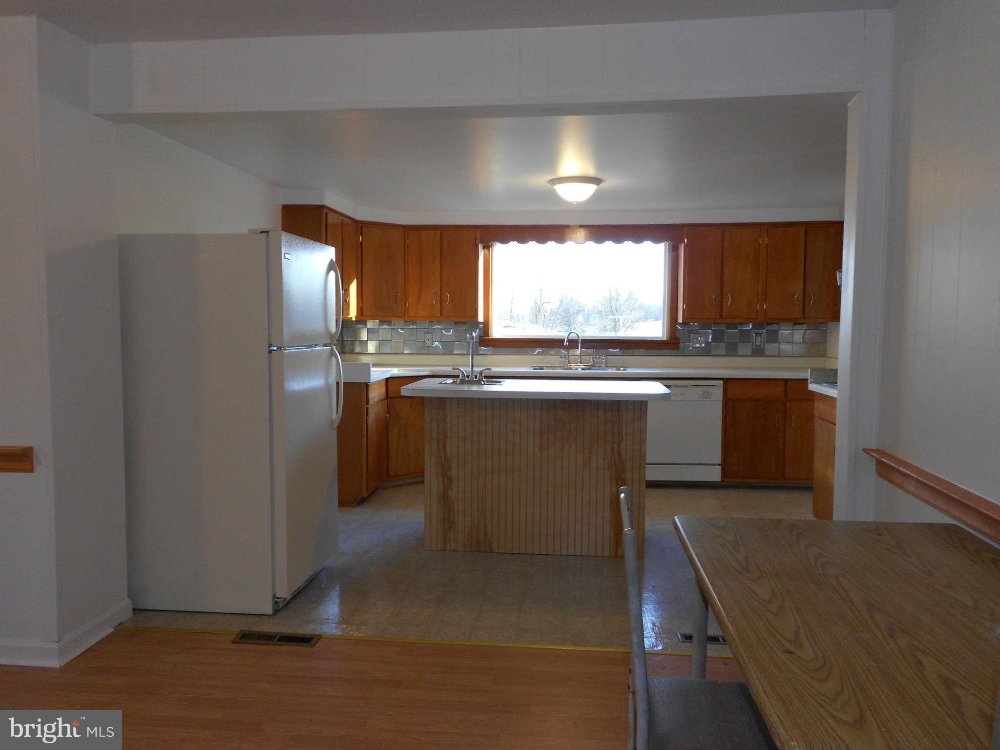 14639 Clear Spring Road Williamsport, MD 21795 - Photo 4 of 30 Kitchen