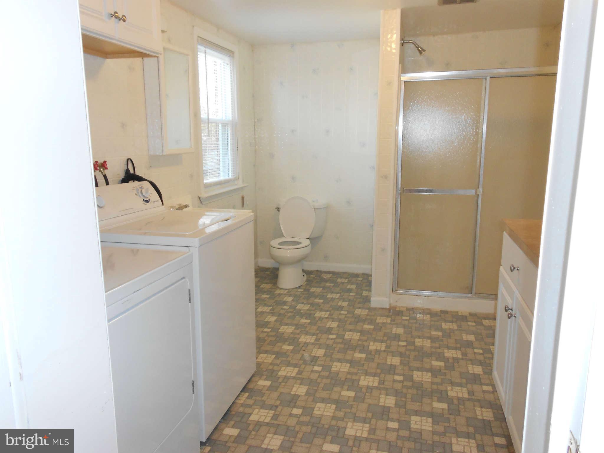 14639 Clear Spring Road Williamsport, MD 21795 - Photo 6 of 30 Bath
