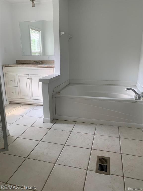 2235 Harvey Lake Road Highland, MI 48356 - Photo 22 of 46 Gallery Image 22