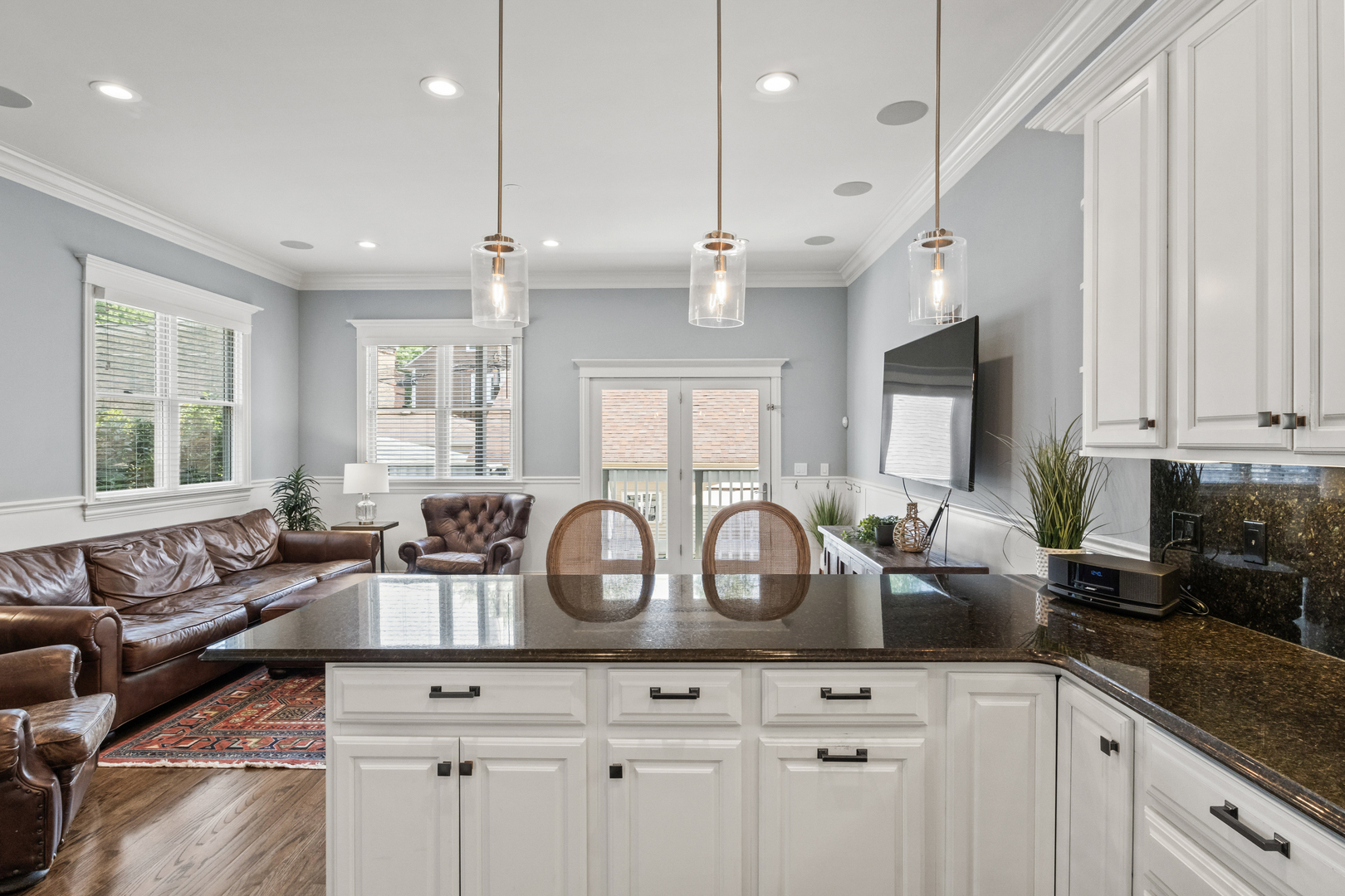 3743 North Ridgeway Avenue Chicago, IL 60618 - Photo 14 of 65