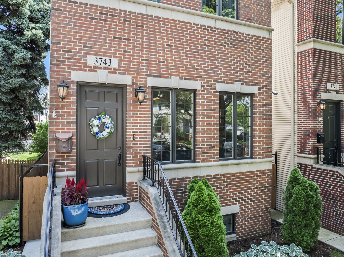 3743 North Ridgeway Avenue Chicago, IL 60618 - Photo 3 of 65