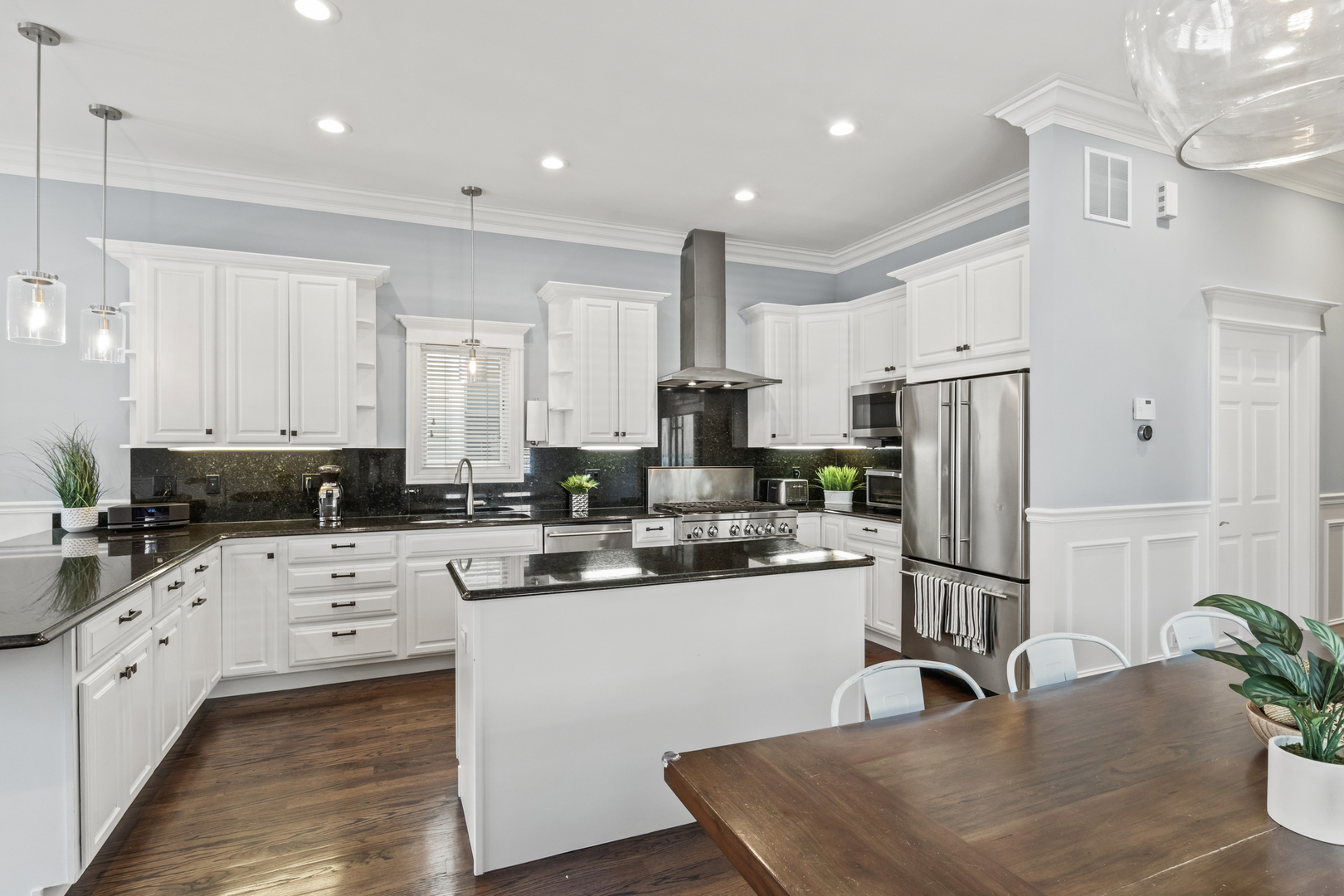 3743 North Ridgeway Avenue Chicago, IL 60618 - Photo 10 of 65