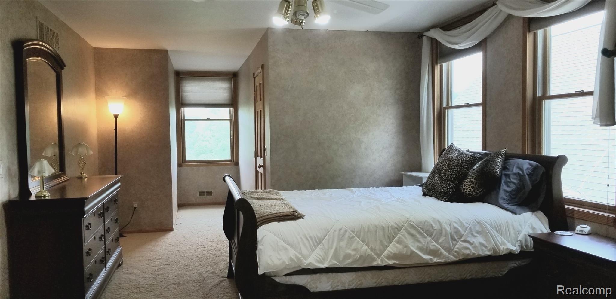 5800 Milett Road Fowlerville, MI 48836 - Photo 38 of 52 Bedroom Upstairs