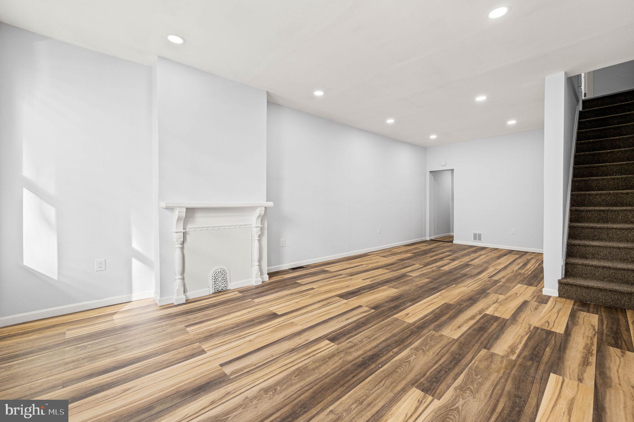 2139 North 10th Street Philadelphia, PA 19122 - Photo 3 of 20 a view of empty room