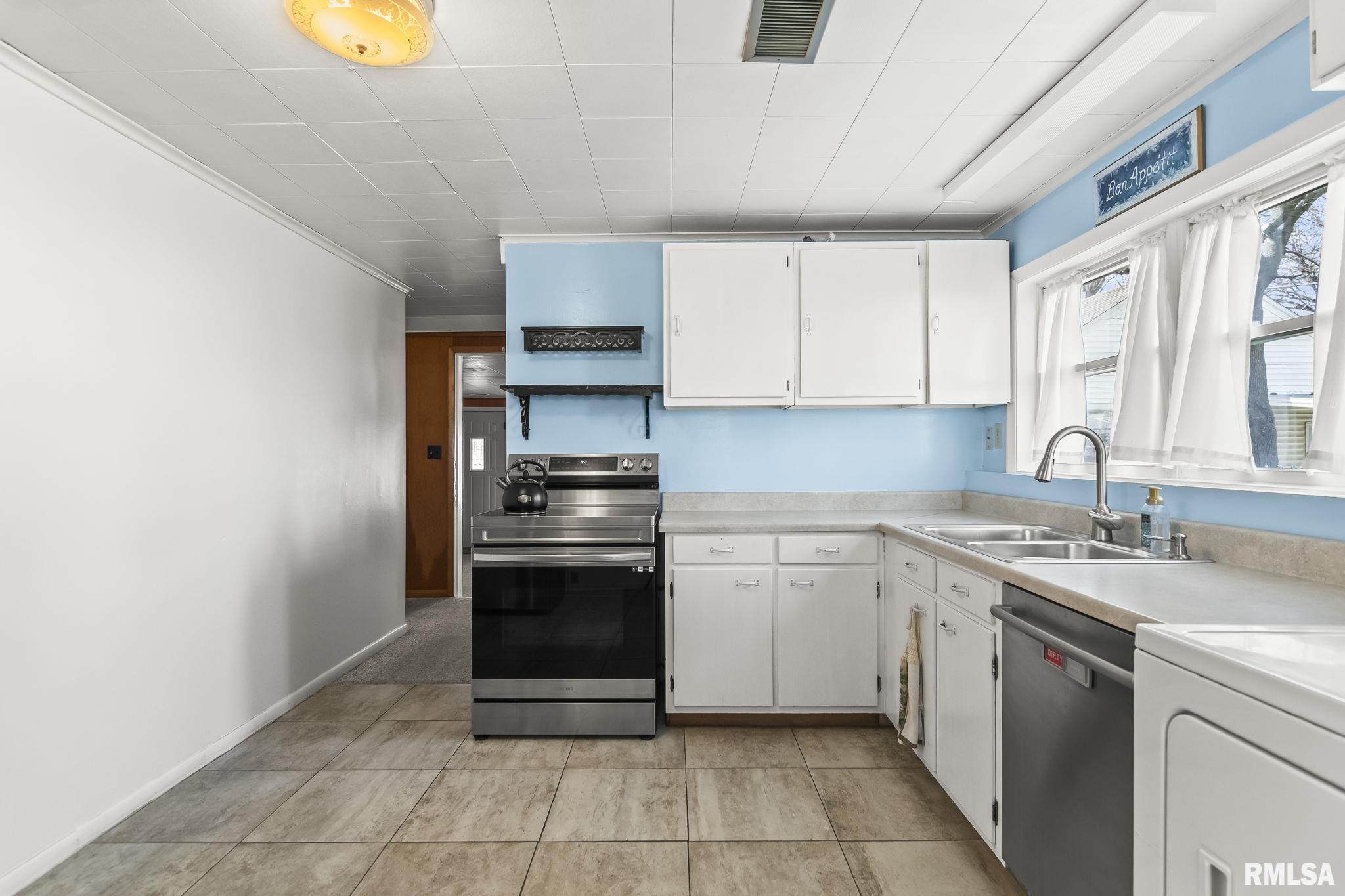 527 Wood Avenue Springfield, IL 62702 - Photo 11 of 23