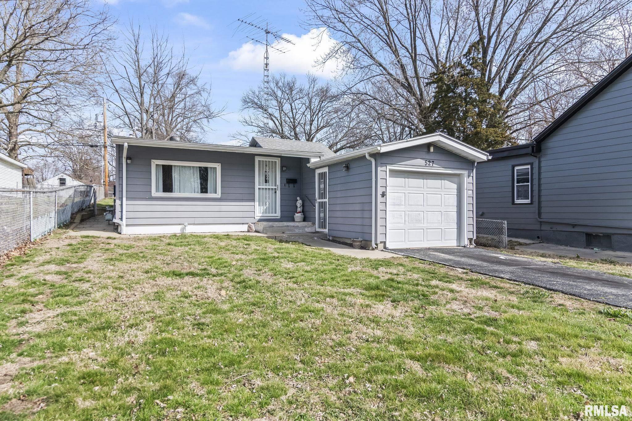 527 Wood Avenue Springfield, IL 62702 - Photo 4 of 23