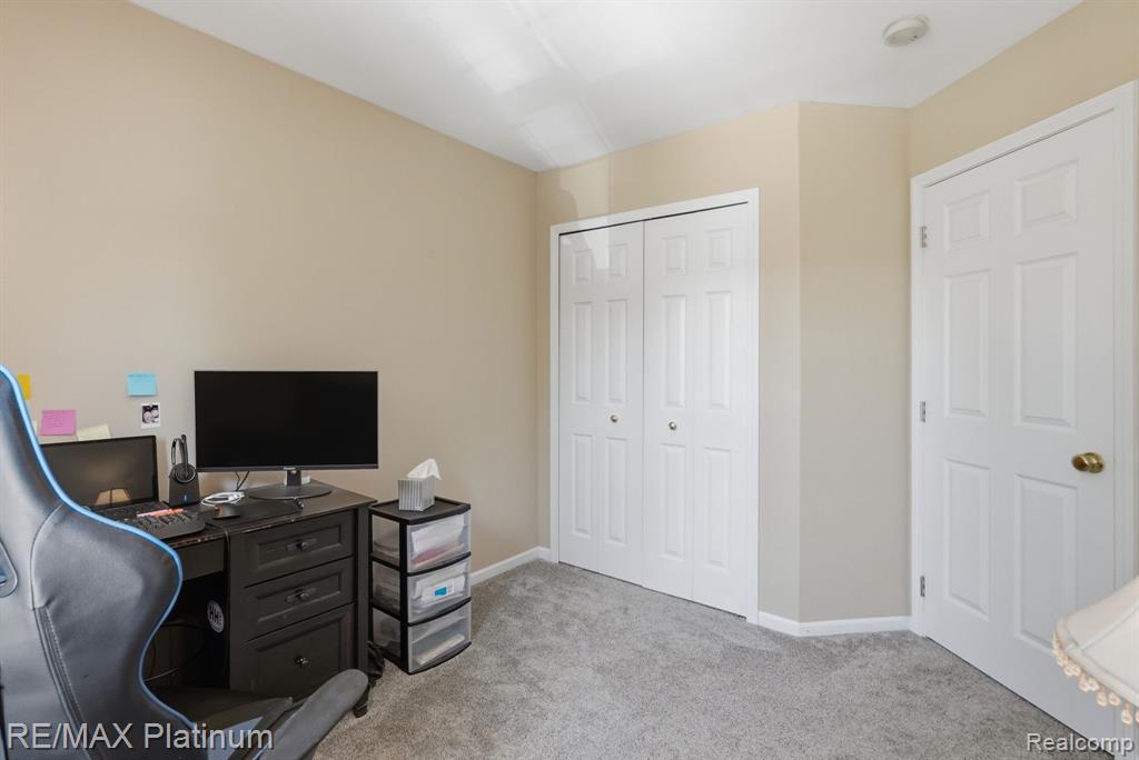 1714 Newgate Lane Howell, MI 48843 - Photo 19 of 27