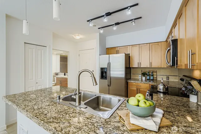 $400,000 | 5440 Leary Avenue Northwest, Unit 332, Seattle, WA 98107