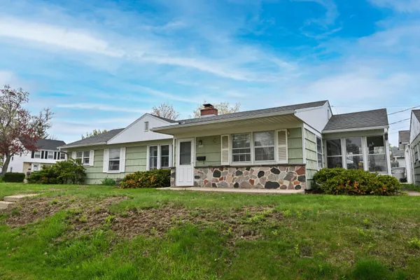 $239,900 | 9020 West Hawthorne Avenue, Milwaukee, WI 53226