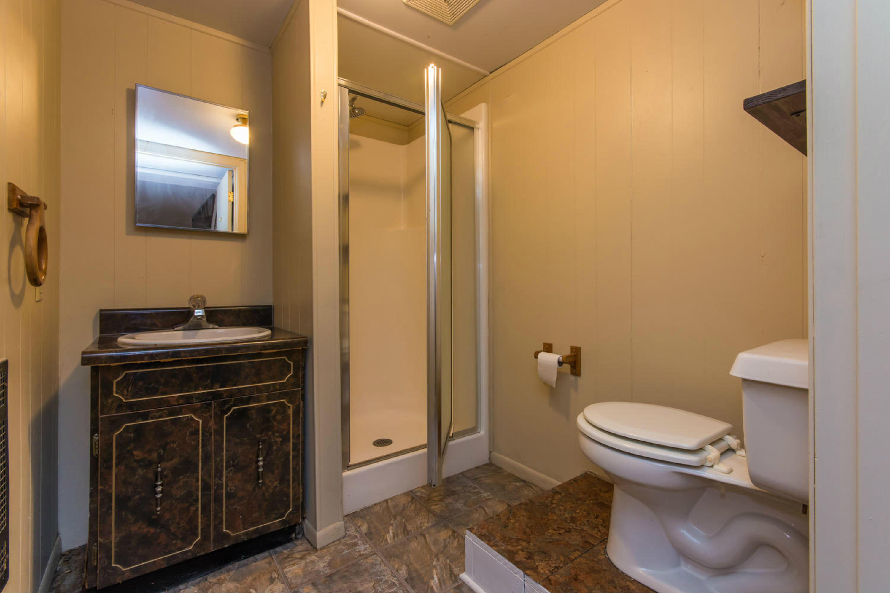 7817 Griffith Road Knoxville, TN 37938 - Photo 16 of 19 Basement Bathroom