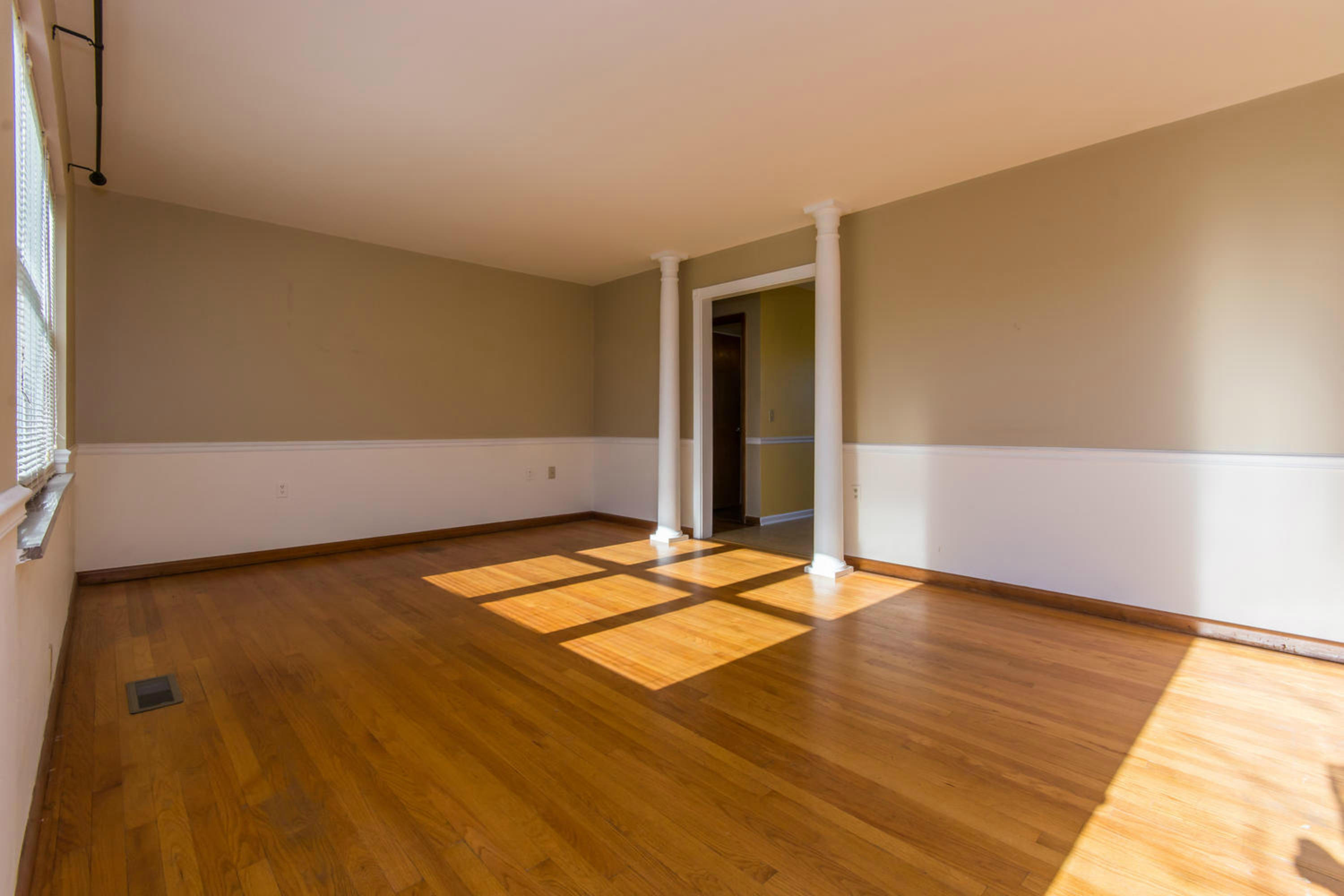 7817 Griffith Road Knoxville, TN 37938 - Photo 3 of 19 Living Room