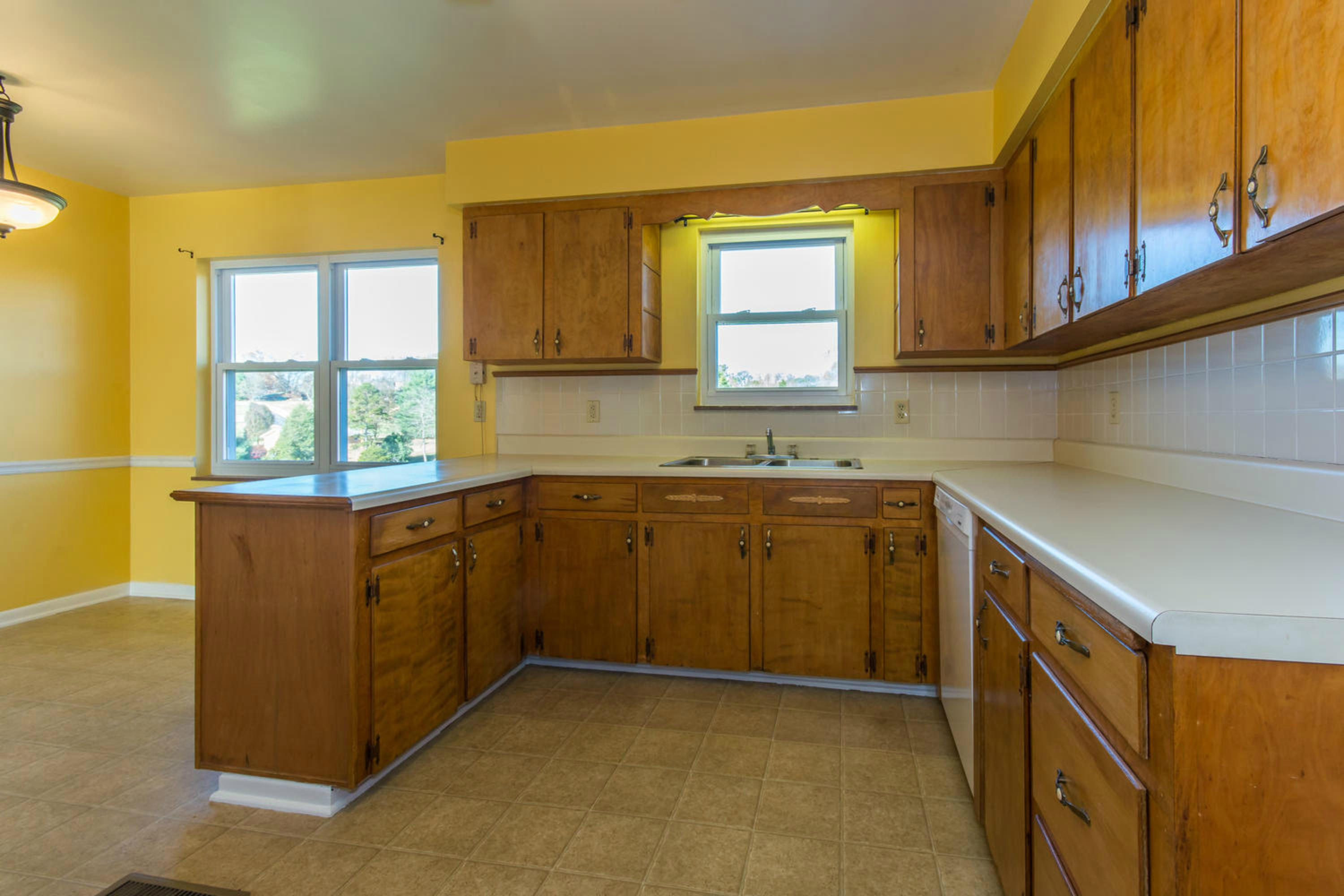 7817 Griffith Road Knoxville, TN 37938 - Photo 8 of 19 Kitchen
