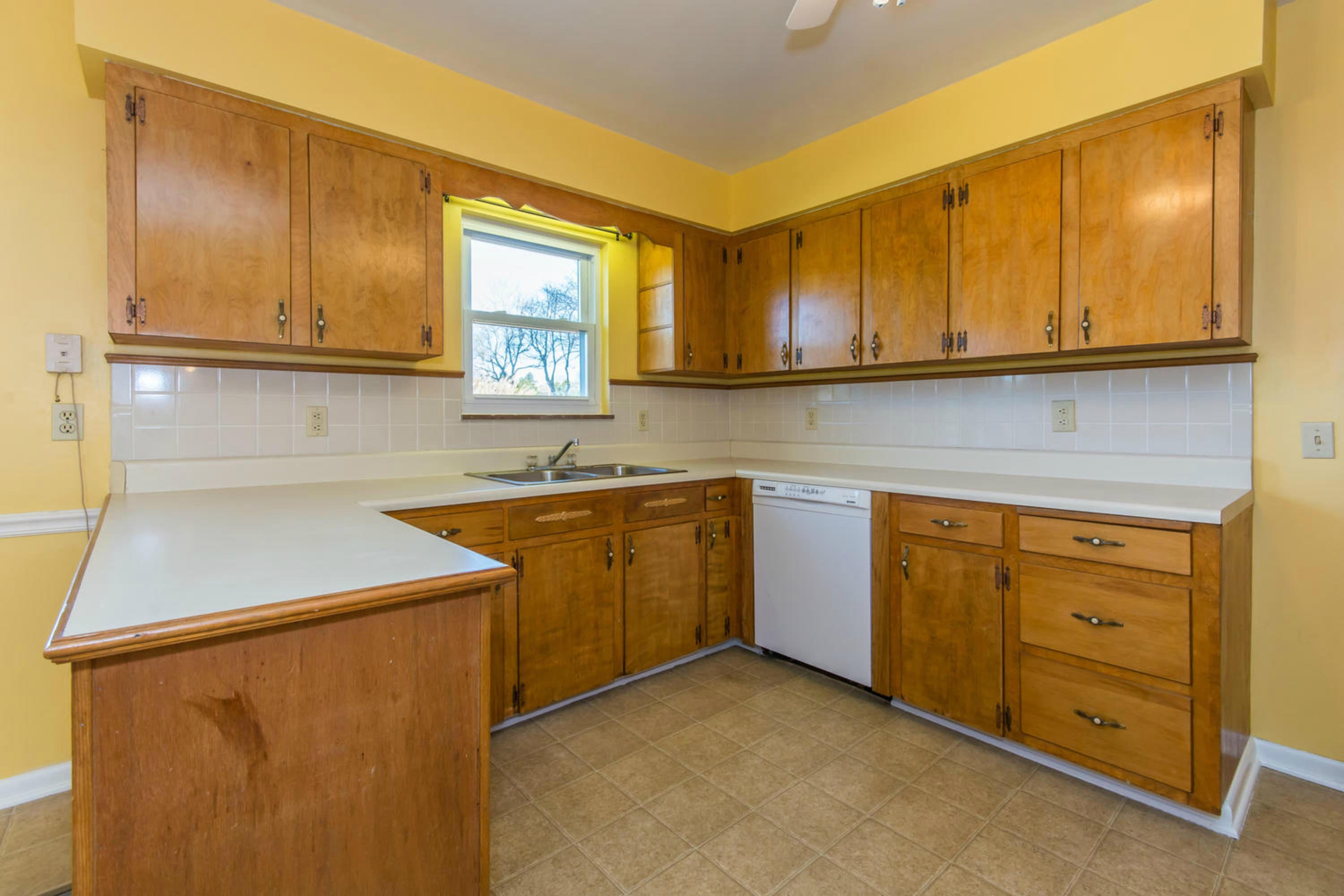 7817 Griffith Road Knoxville, TN 37938 - Photo 9 of 19 Kitchen