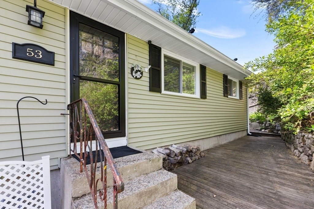53 Longhill Road Lynn, MA 01904 - Photo 4 of 33