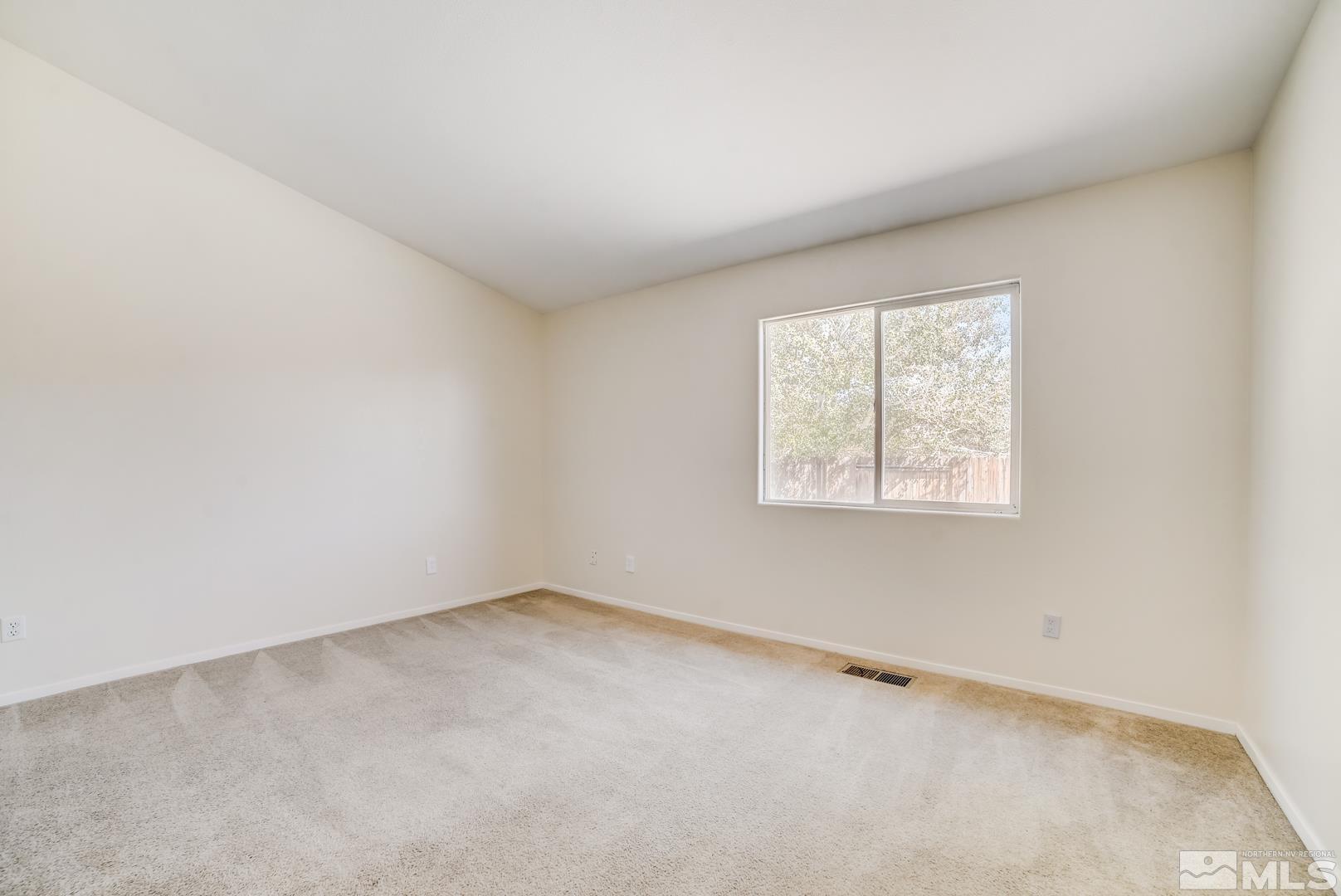 712 Fall Street Fernley, NV 89408 - Photo 9 of 25 Photo 10