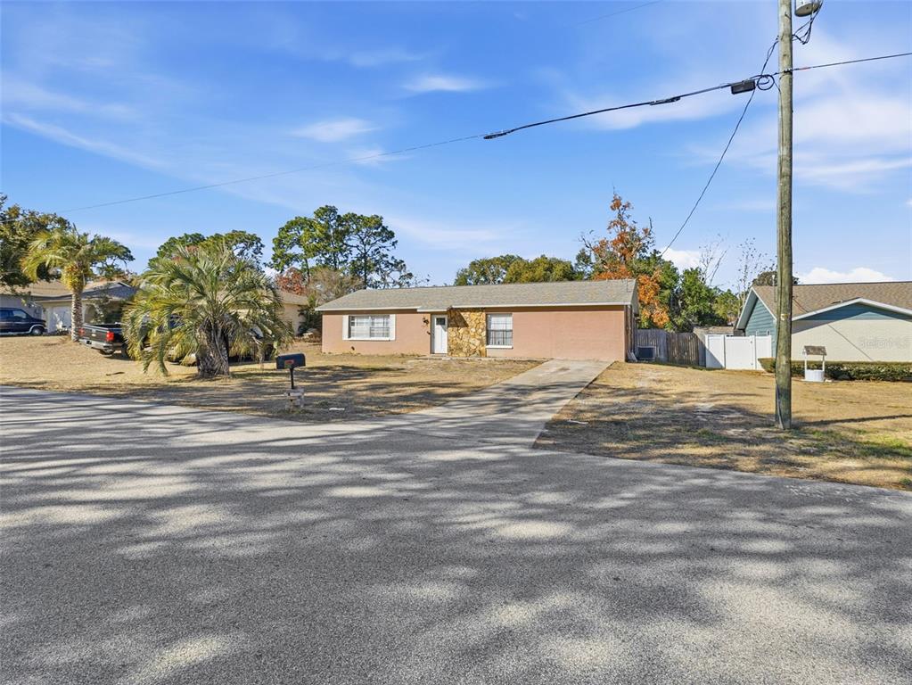 3377 Montano Avenue Spring Hill, FL 34609 - Photo 3 of 28