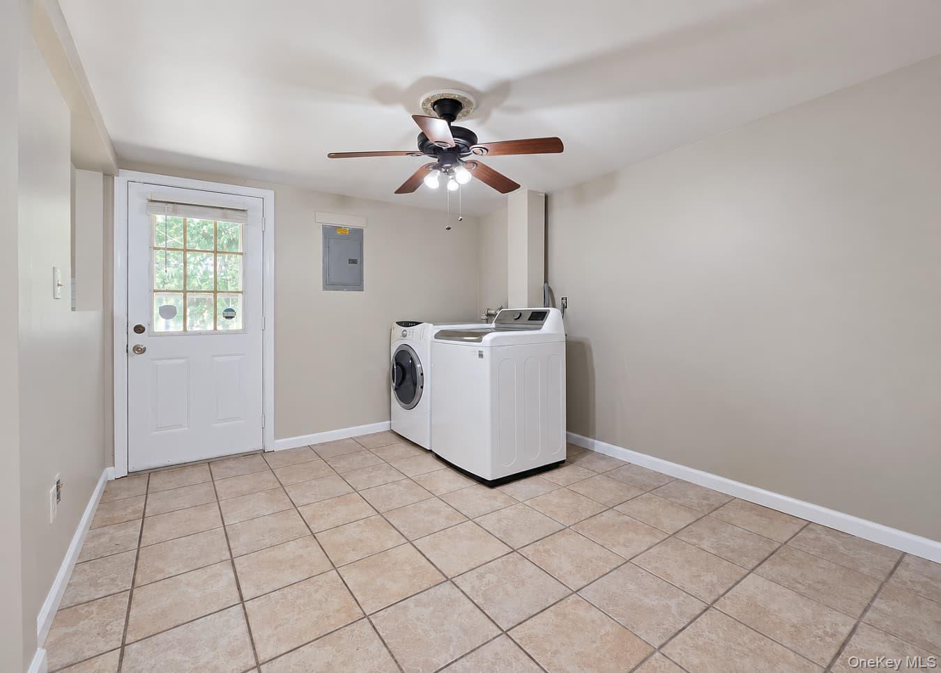1065 Udall Road Bay Shore, NY 11706 - Photo 9 of 20 Gallery Image 9
