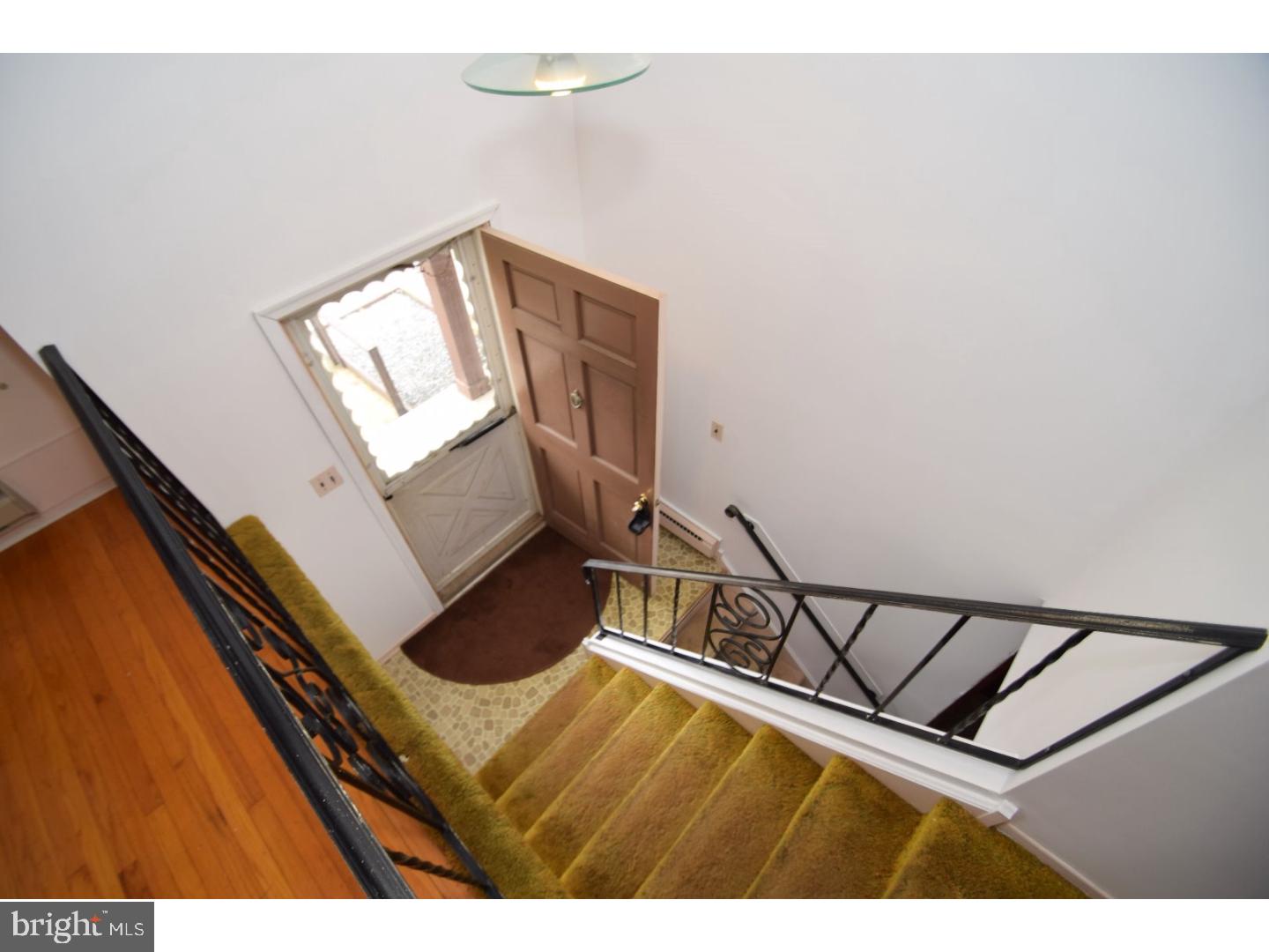 1038 Longspur Road Audubon, PA 19403 - Photo 3 of 25 Foyer