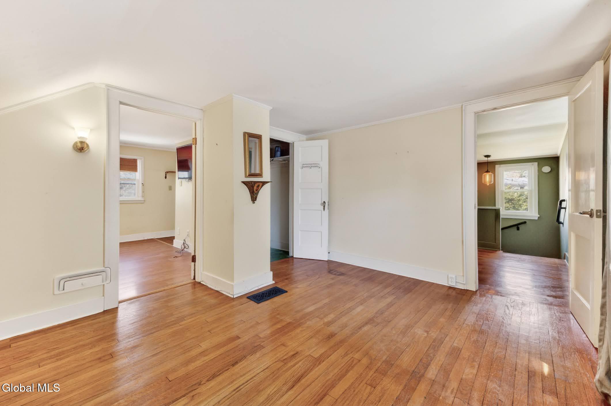 1817 Nott Street Schenectady, NY 12309 - Photo 26 of 37 36- 1817 Nott St